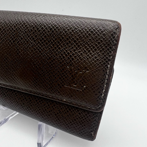 Louis Vuitton Key Holder - Picture 2 of 9